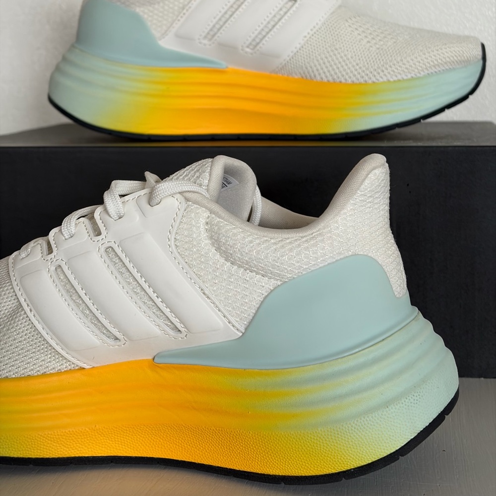 Adidas Ultradream Bold Running Shoes - Cloud White/Yellow Gradient - Women's 6.5 - Picture 4 of 14